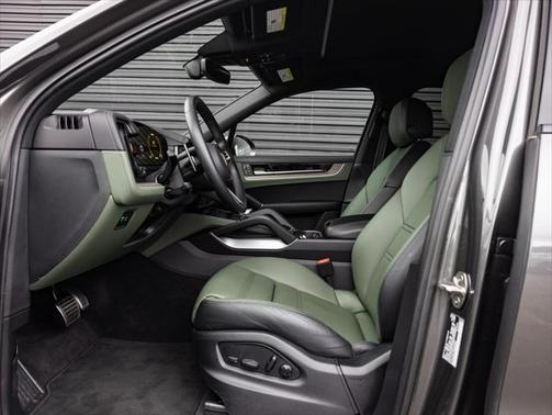 2024 Porsche Cayenne S