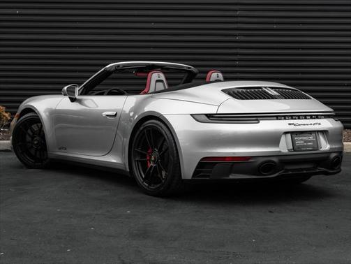 2023 Porsche 911 Carrera 4 GTS
