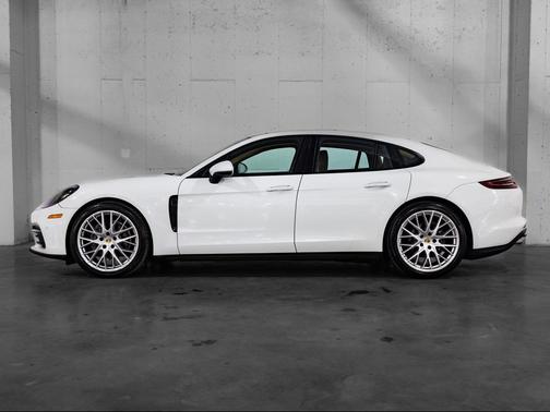 White 2018 Porsche Panamera 4