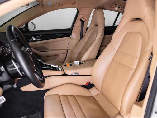 White 2018 Porsche Panamera 4