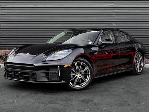 2026 Porsche Panamera 4