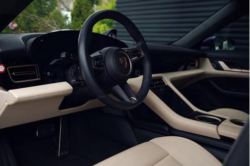 2020 Porsche Taycan Turbo