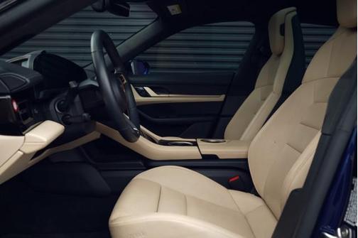 2020 Porsche Taycan Turbo