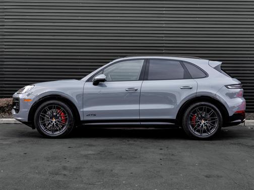 2026 Porsche Cayenne GTS