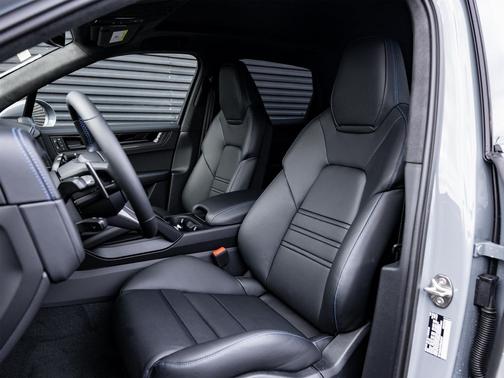 2026 Porsche Cayenne GTS