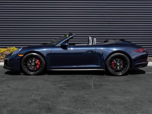 2017 Porsche 911 Carrera GTS