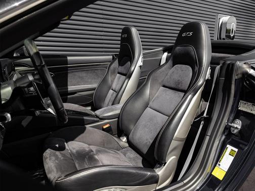 2017 Porsche 911 Carrera GTS