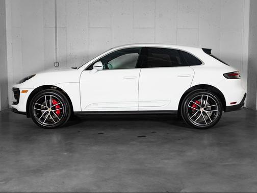 White 2023 Porsche Macan Macan