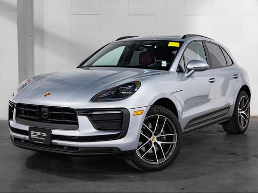 Dolomite Silver Metallic 2025 Porsche Macan Macan