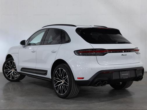 Carrara White Metallic 2026 Porsche Macan Macan