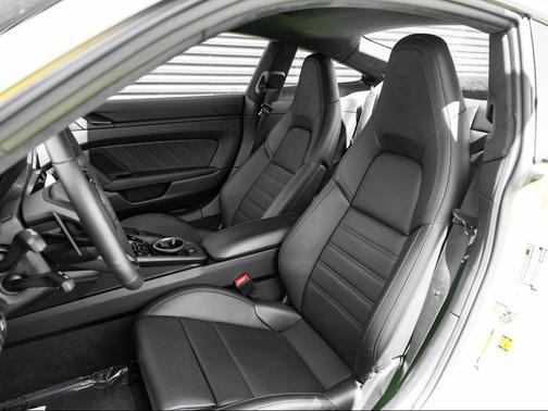 2025 Porsche 911 Carrera GTS