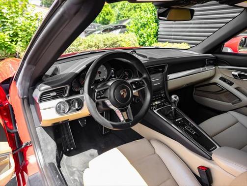 2017 Porsche 911 Carrera S