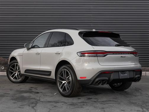 2026 Porsche Macan Base