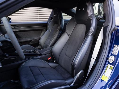 2024 Porsche 911 Carrera 4 GTS