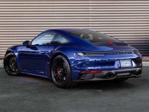 2024 Porsche 911 Carrera 4 GTS