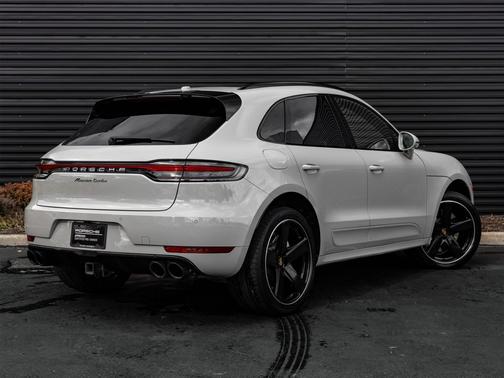 2020 Porsche Macan Turbo