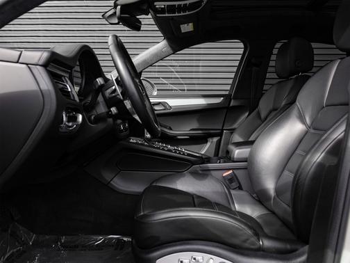 2020 Porsche Macan Turbo