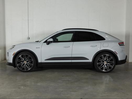 Ice Grey Metallic 2026 Porsche Macan Macan Electric 4