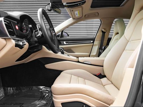 Night Blue Metallic 2023 Porsche Panamera 4 Platinum Edition