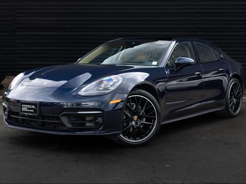 Night Blue Metallic 2023 Porsche Panamera 4 Platinum Edition