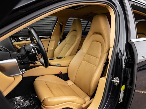 2018 Porsche Panamera 4