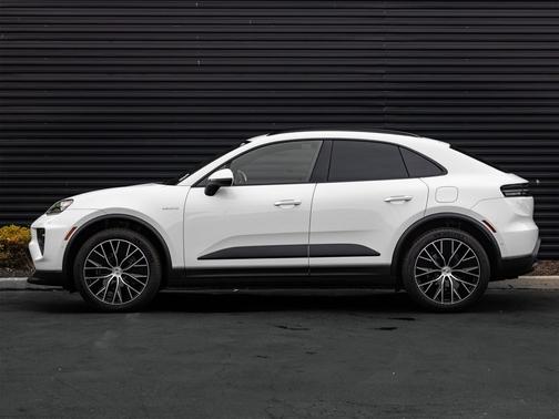 2025 Porsche Macan 4