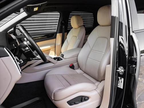 2022 Porsche Cayenne E-Hybrid S