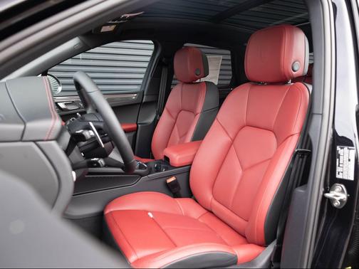 Jet Black Metallic 2026 Porsche Macan T