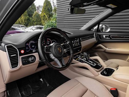 2022 Porsche Cayenne Cayenne