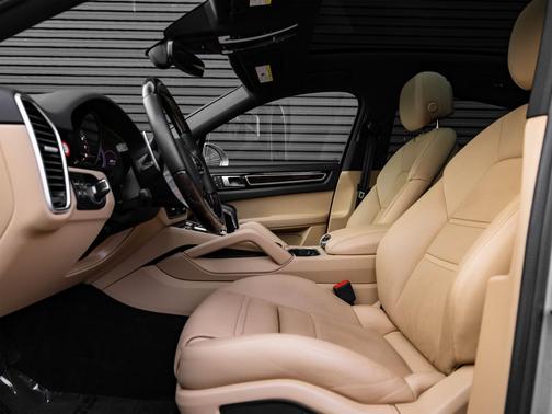 2022 Porsche Cayenne Cayenne