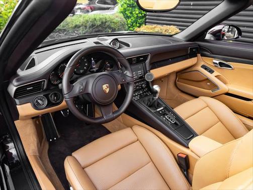 2016 Porsche 911 Carrera GTS