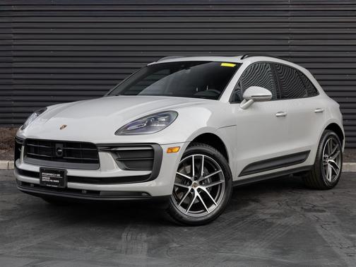 2025 Porsche Macan Base