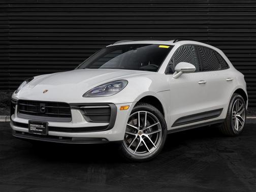 2025 Porsche Macan Base