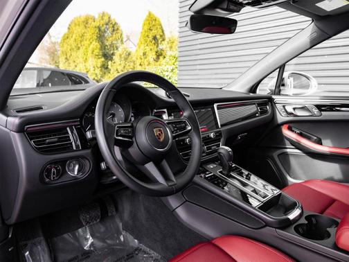 2023 Porsche Macan S