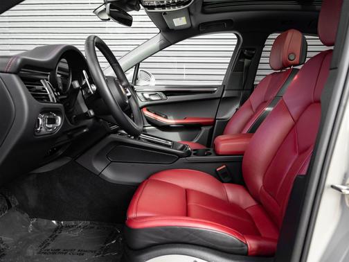 2023 Porsche Macan S