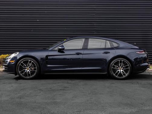 2022 Porsche Panamera 4