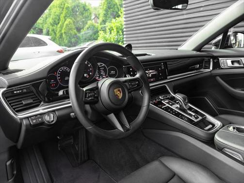 2022 Porsche Panamera 4