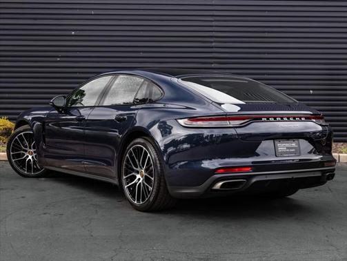 2022 Porsche Panamera 4