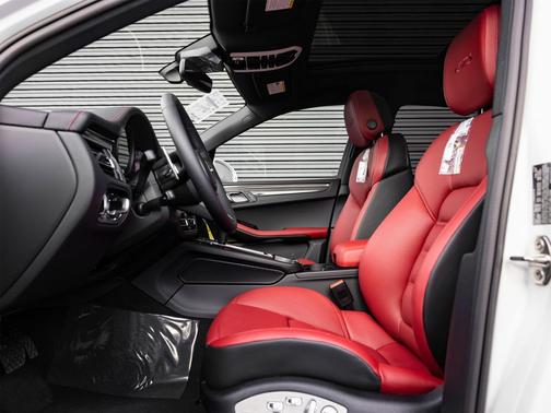 2026 Porsche Macan GTS