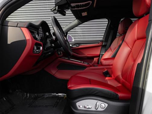 2023 Porsche Macan S