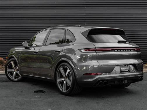 2025 Porsche Cayenne S