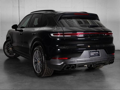 Black 2024 Porsche Cayenne Cayenne