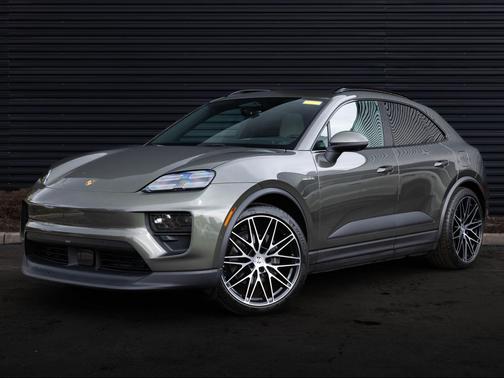 Aventurine Green Metallic 2024 Porsche Macan Macan Electric 4