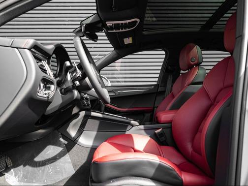 Chalk 2026 Porsche Macan Macan GTS