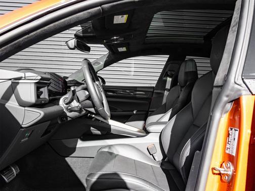 2024 Porsche Macan Turbo