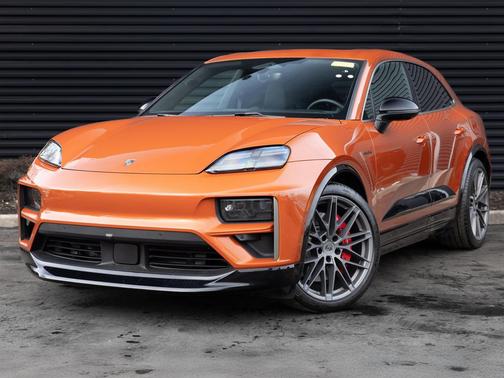 2024 Porsche Macan Turbo