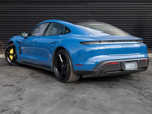 2022 Porsche Taycan Turbo S