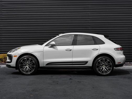 2026 Porsche Macan Base