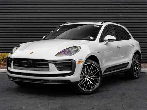 2026 Porsche Macan Base