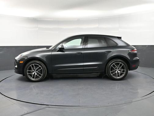 Volcano Grey Metallic 2026 Porsche Macan Macan